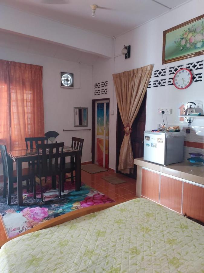 Room 345 Kota Bharu Exterior photo