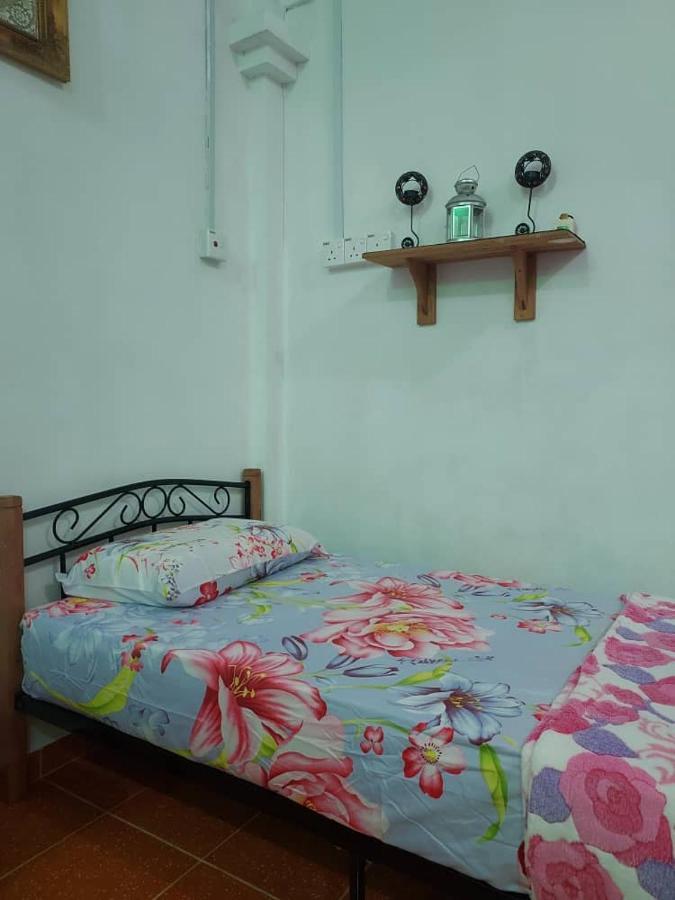 Room 345 Kota Bharu Exterior photo